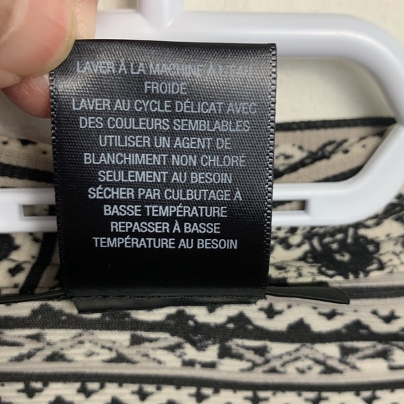 Style &Co Petite Button Down, 3/4 sleeve, Light,Airy Blouse w Stretch - Picture 7 of 7